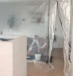 Avskiljningsdörr i bärväska