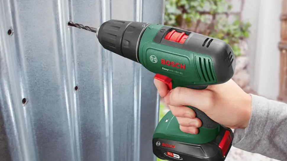 Bosch Akku skruvdragare 18V-40 - inkl. 2 st. 1,5 Ah-batterier