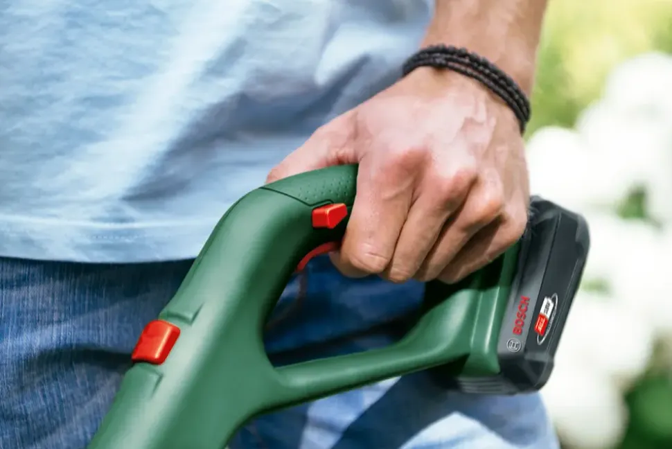 Bosch grästrimmer Easy 18V