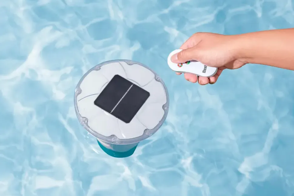 Dispenser för poolkemikalier – med belysning