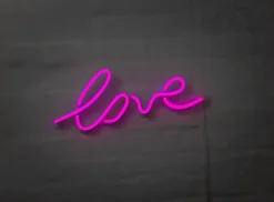 Neonskylt Love H. 18 x B. 45 cm