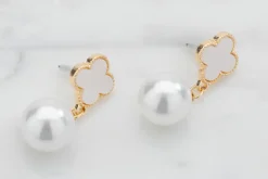 Örhängen blomma med pärla - guld