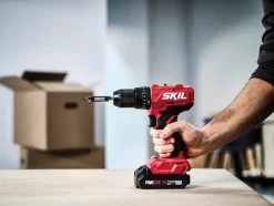 SKIL sladdlös slagborr/skruvdragare 3021 HC – inkl. batteri och laddare