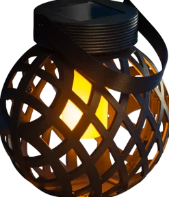 Solcellslanterna flammande